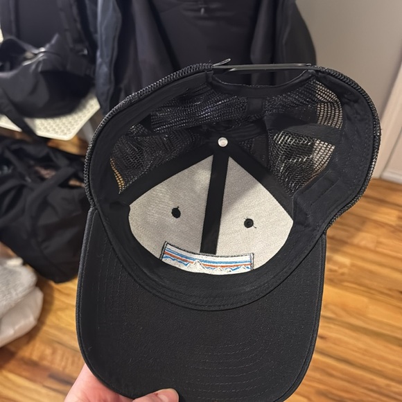 Patagonia P-6 Logo Trucker Hat - Picture 3 of 3
